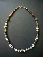 Bone Bead Short Necklace with Grey Agate Bead – MN16